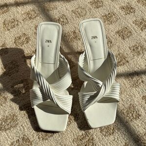 Zara Women's Cream Pleated Strap Mules